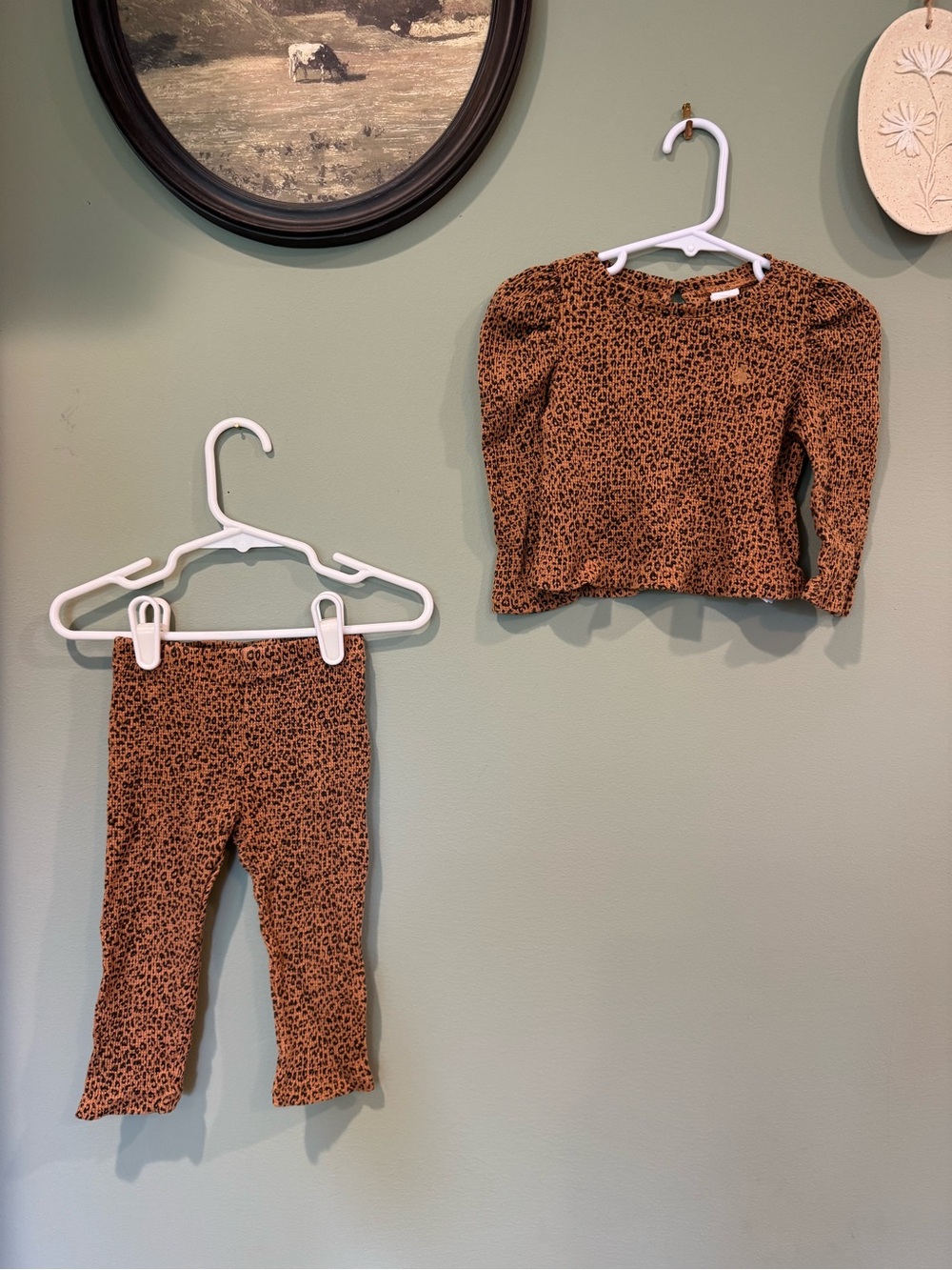BABY GAP leopard outfit